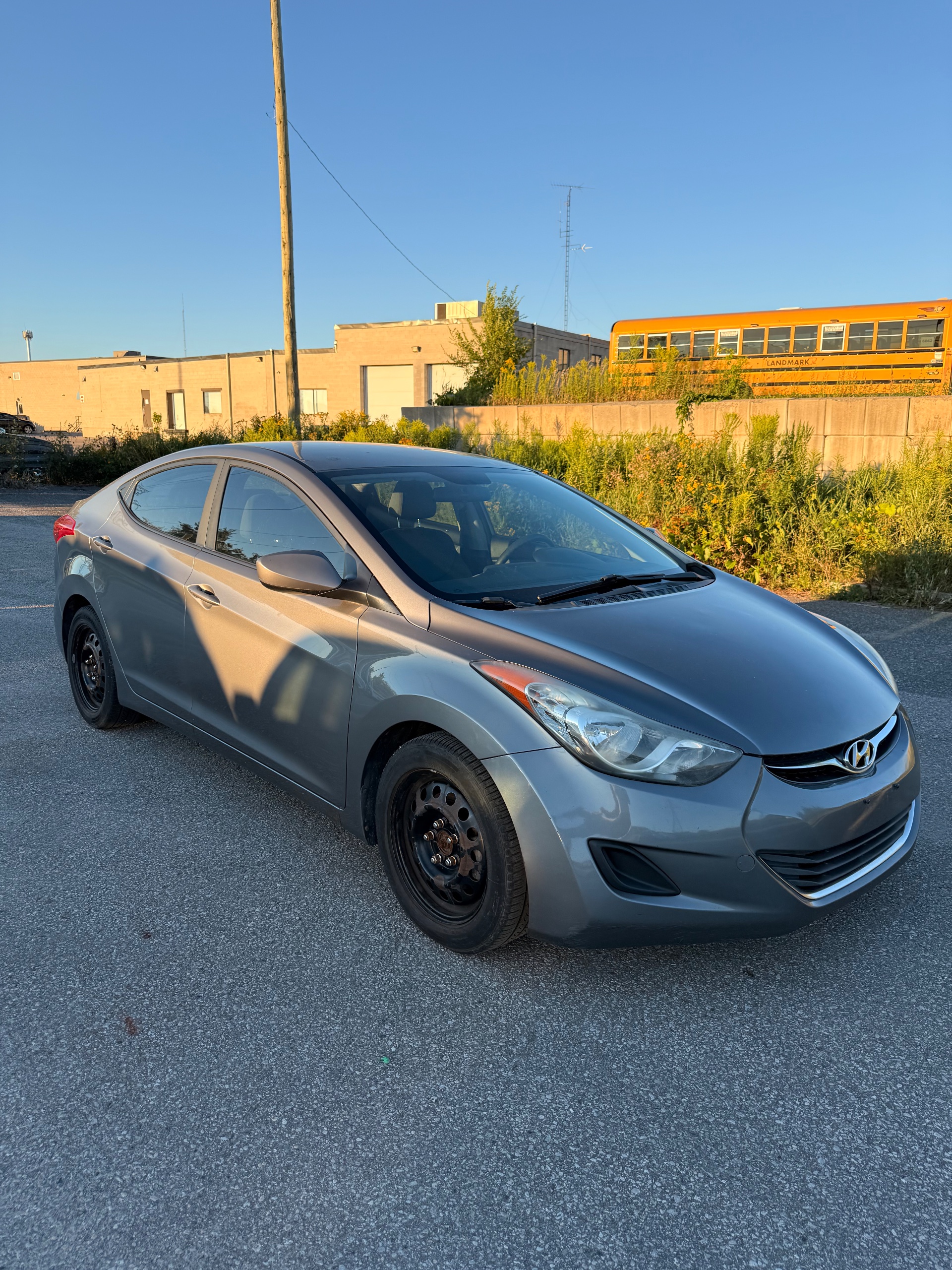 2013 Hyundai Elantra GLS — photo 2 of 10