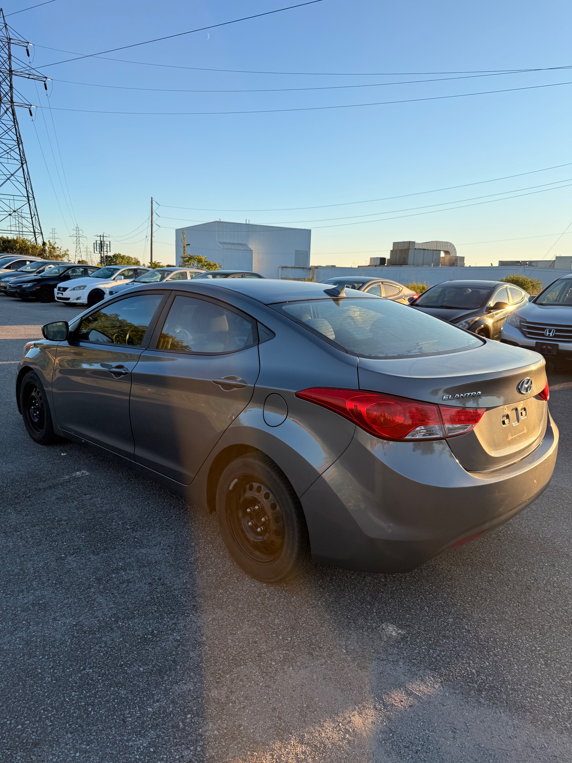 2013 Hyundai Elantra GLS — photo 4 of 10