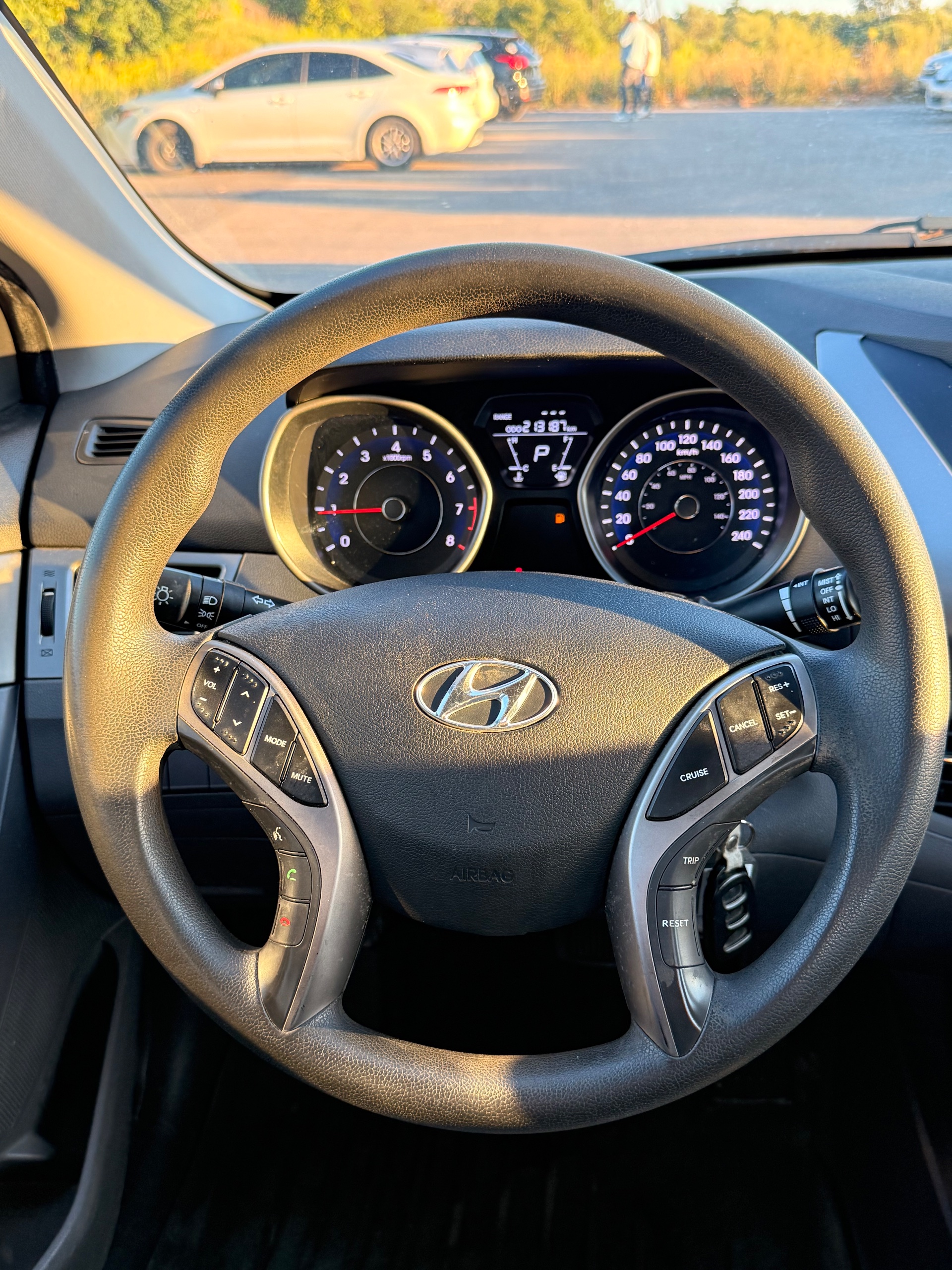 2013 Hyundai Elantra GLS — photo 10 of 10