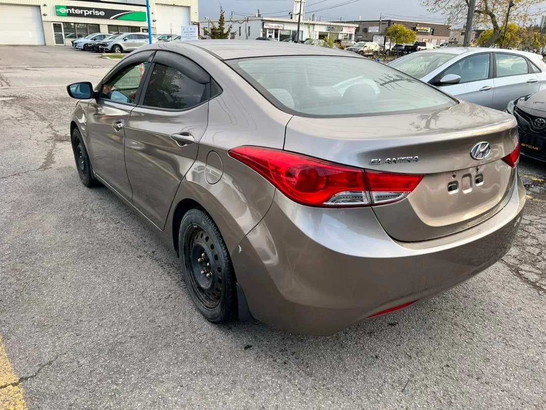 2011 Hyundai Elantra GLS — photo 4 of 11