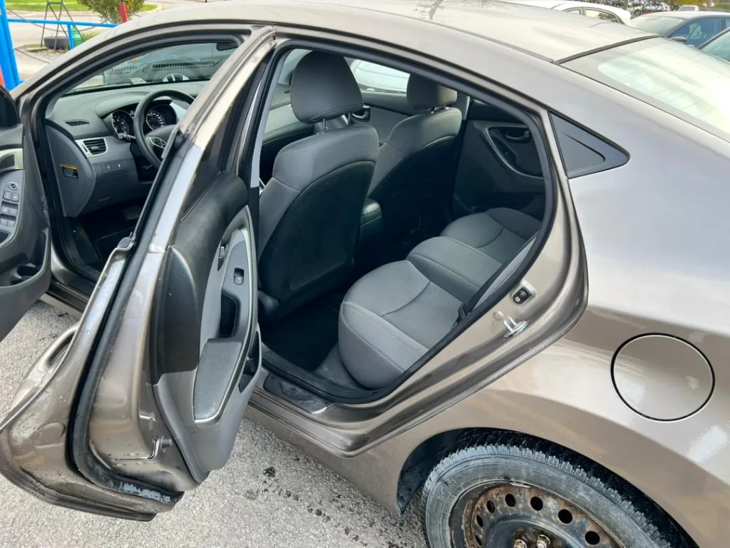 2011 Hyundai Elantra GLS — photo 11 of 11