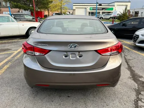 2011 Hyundai Elantra GLS — photo 5 of 10