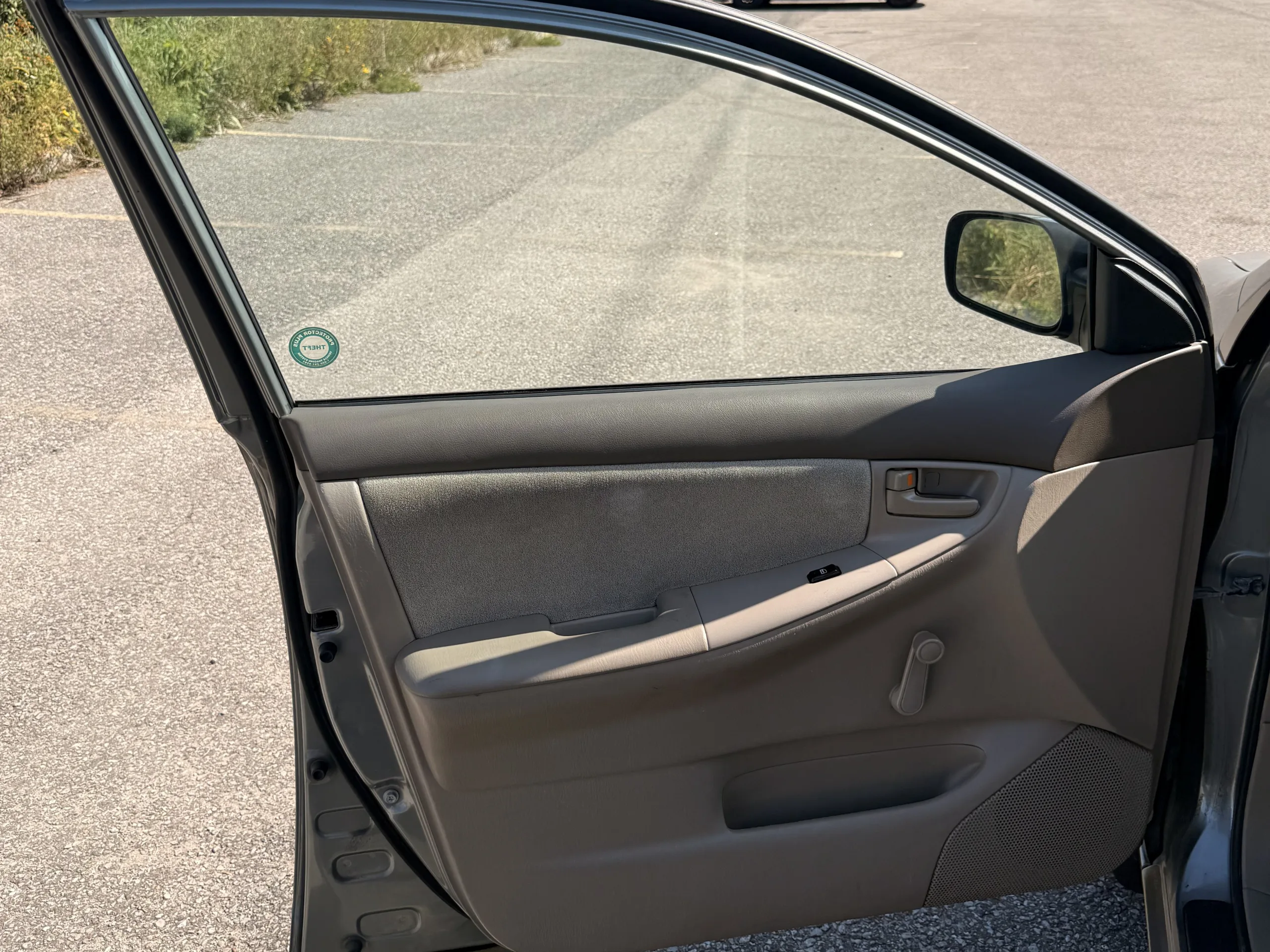 2004 Toyota Corolla — photo 7 of 12