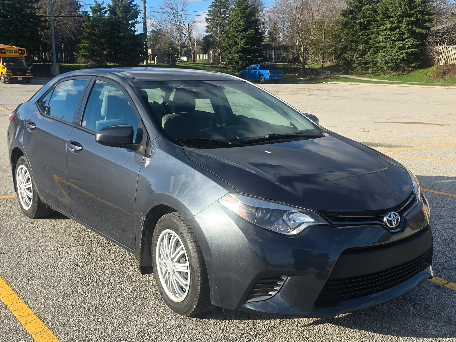 2016 Toyota Corolla — photo 2 of 11