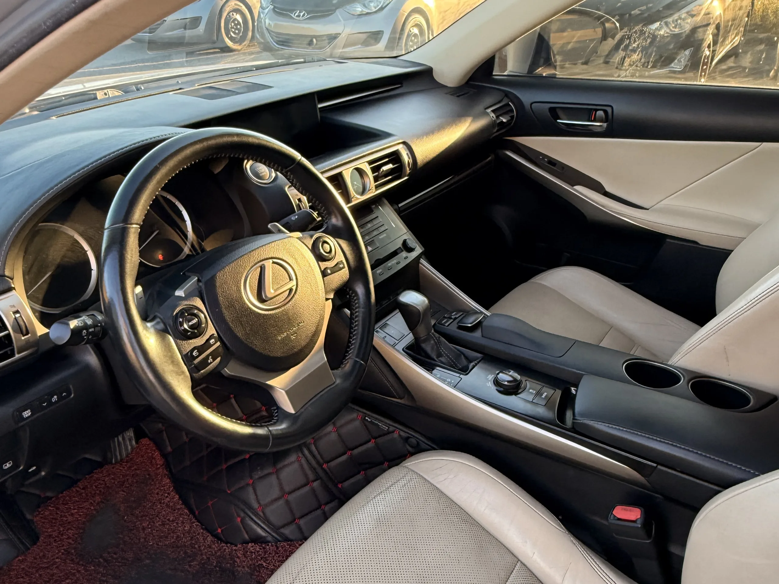2014 Lexus IS 250 — photo 8 of 13