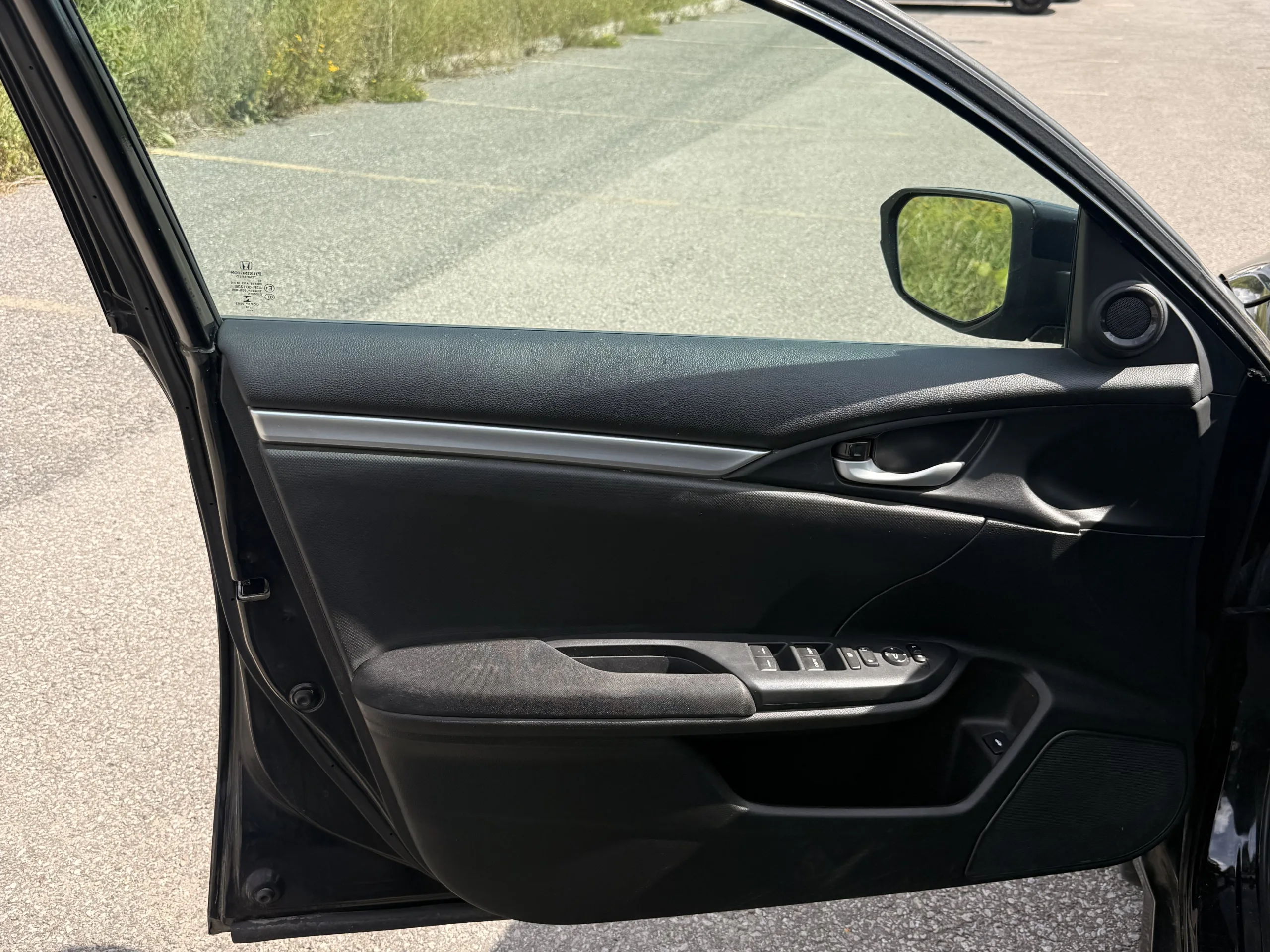 2018 Honda Civic LX — photo 7 of 11