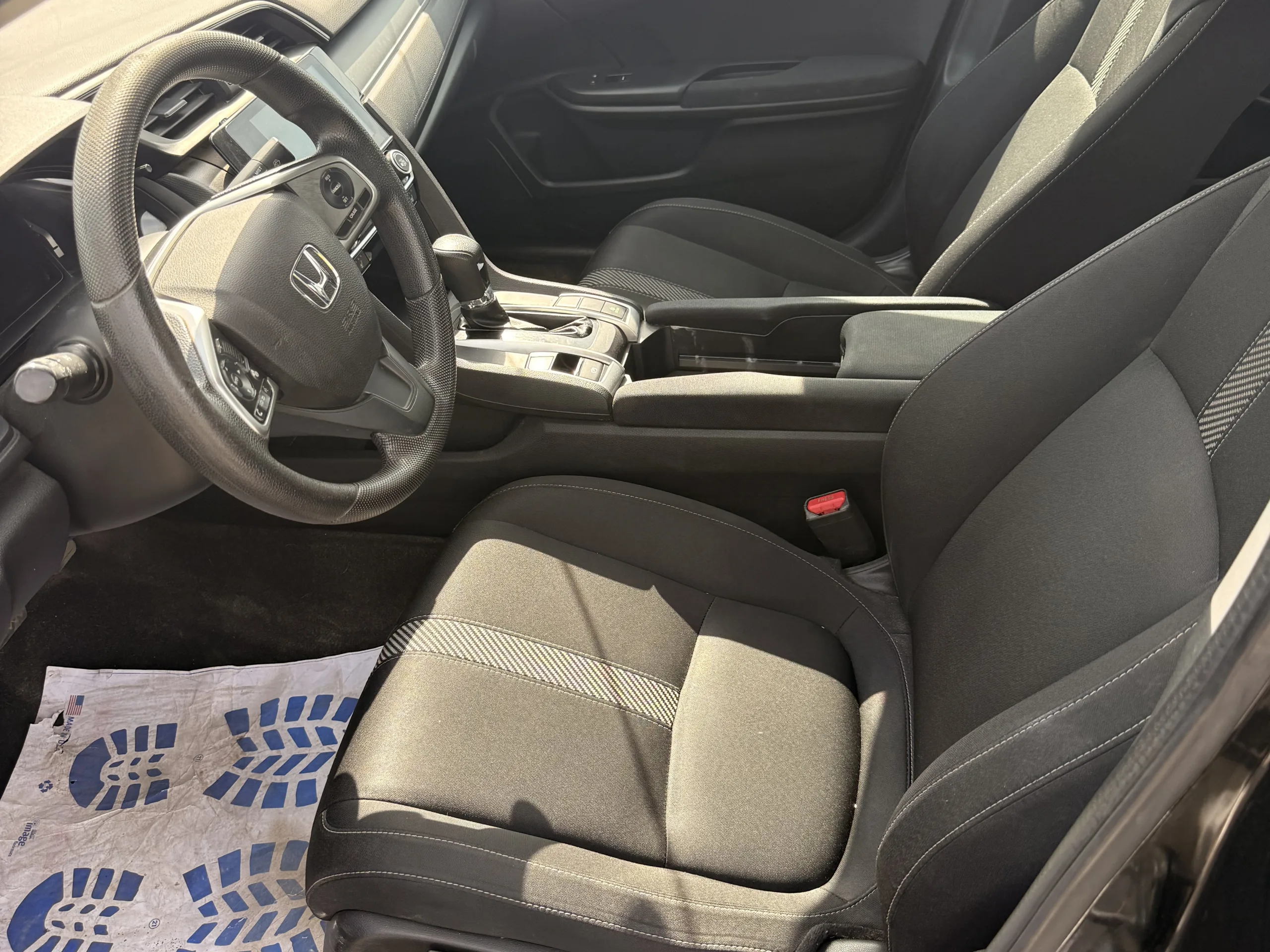 2018 Honda Civic LX — photo 8 of 11