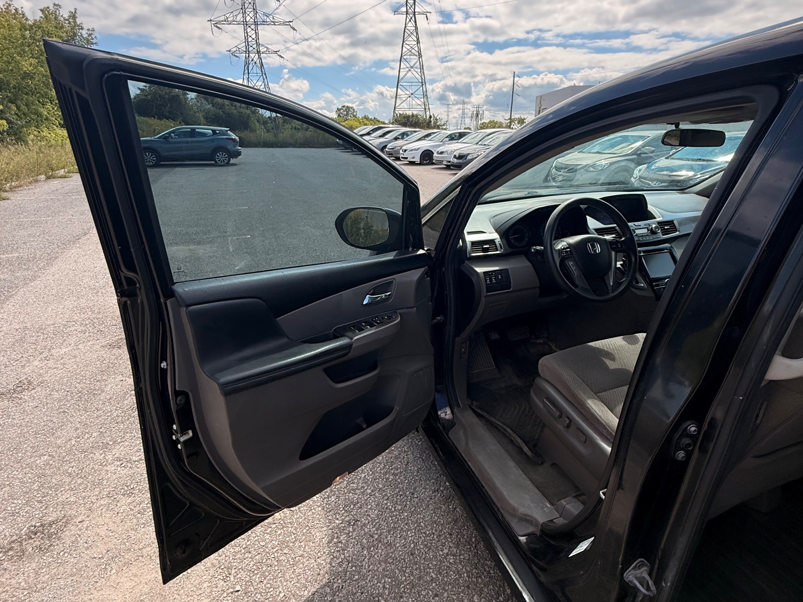 2014 Honda Odyssey EX — photo 10 of 21
