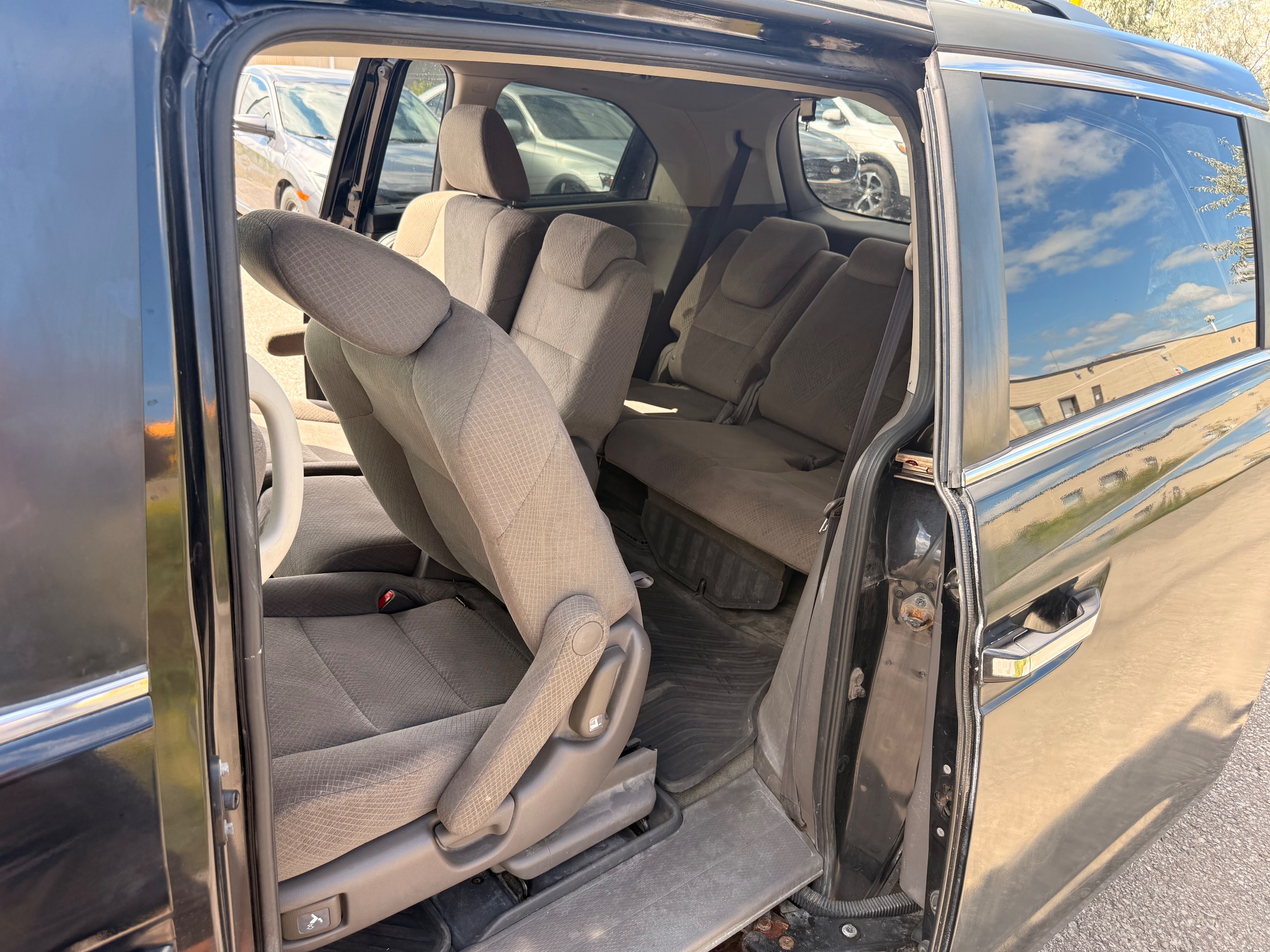 2014 Honda Odyssey EX — photo 17 of 21