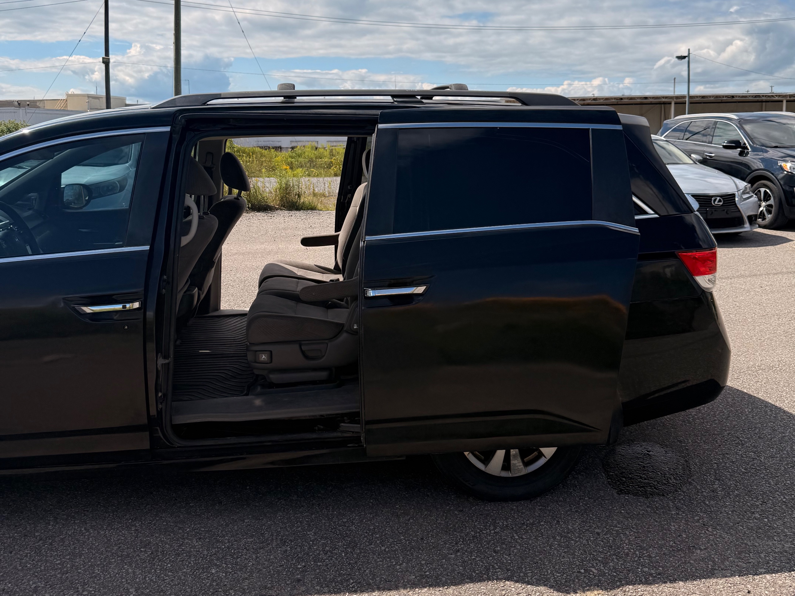 2014 Honda Odyssey EX — photo 12 of 21