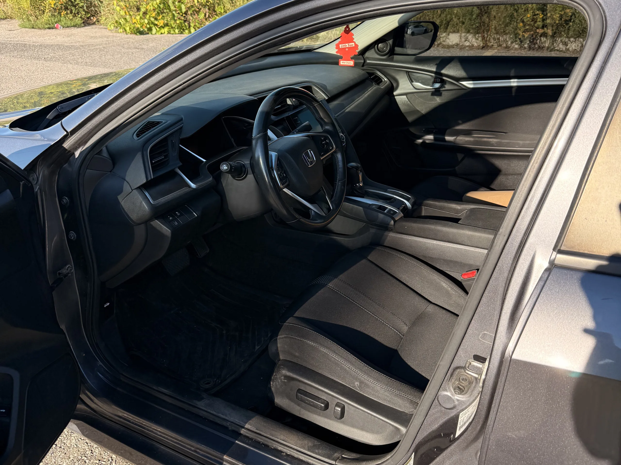 2019 Honda Civic EX — photo 6 of 12