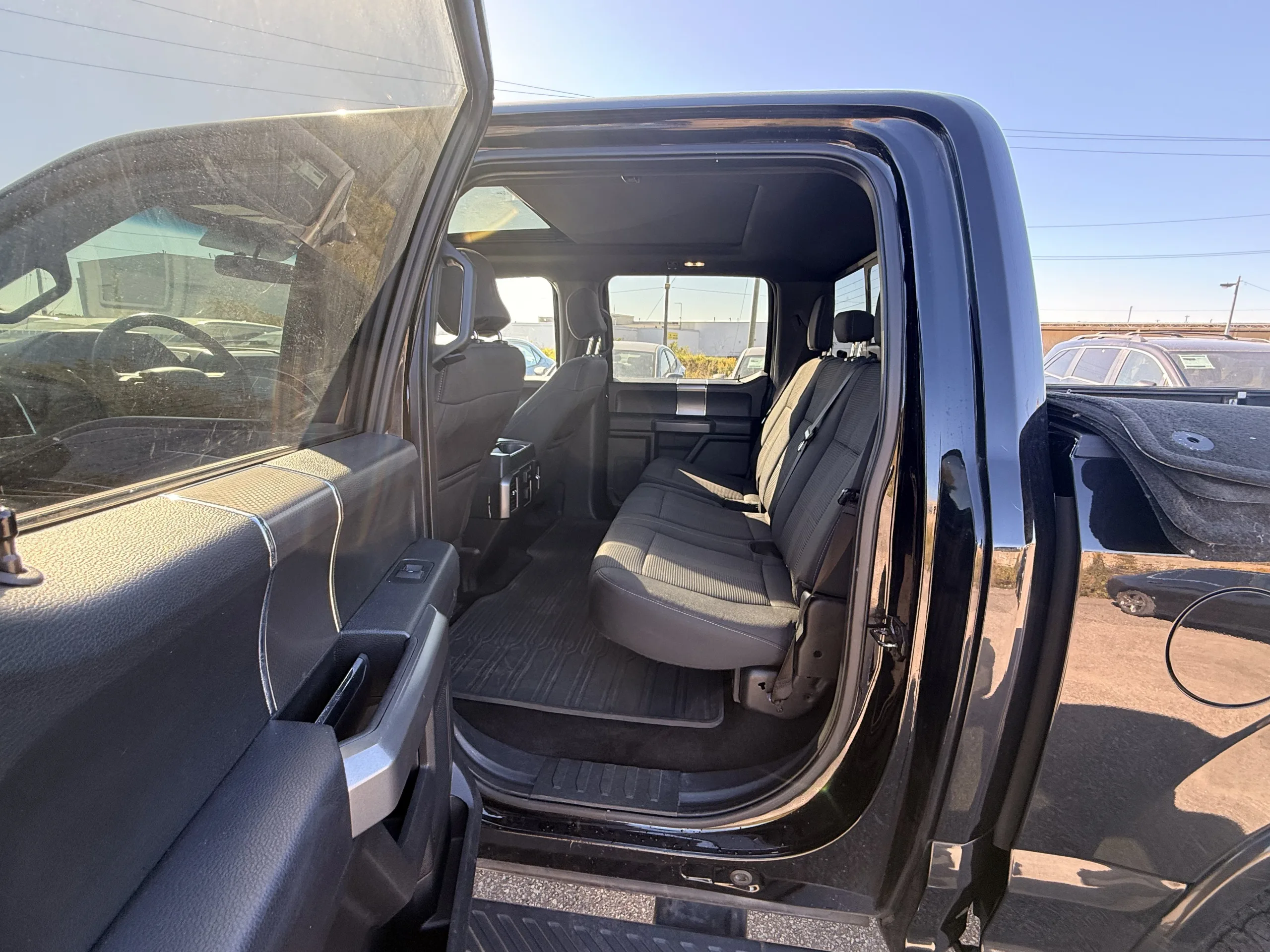 2016 Ford F-150 XLT — photo 18 of 19