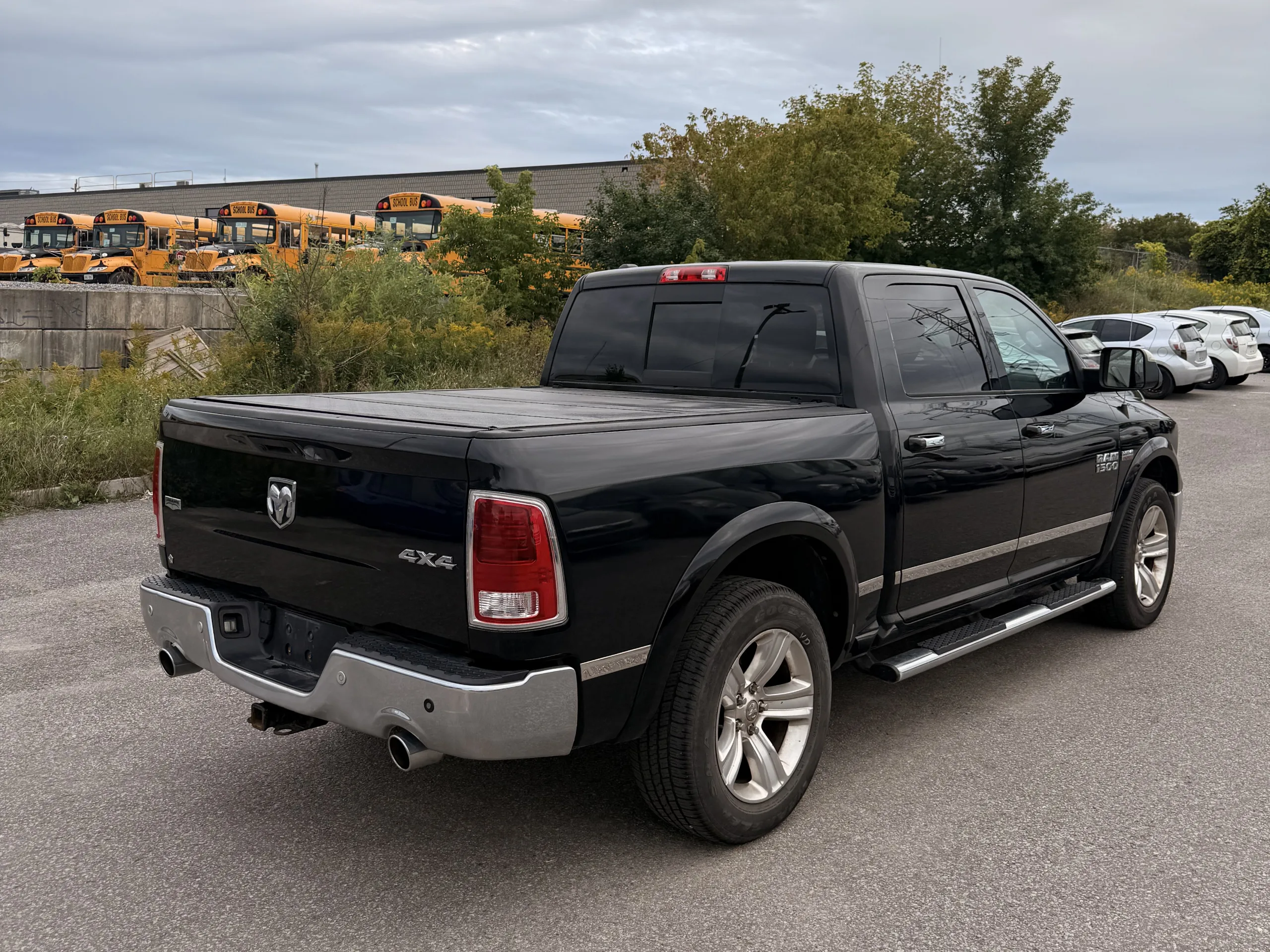 2015 RAM 1500 Laramie — photo 3 of 20