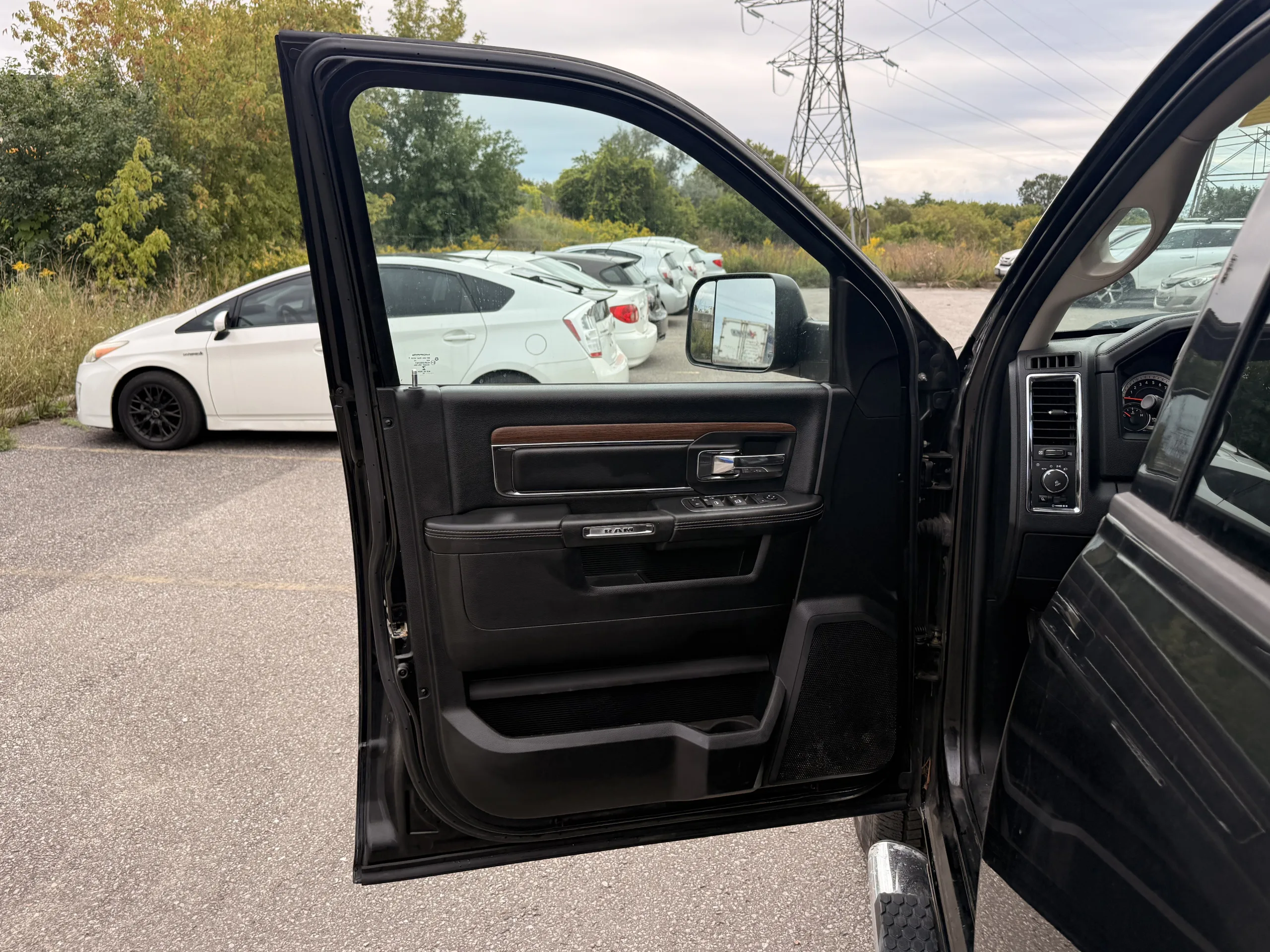 2015 RAM 1500 Laramie — photo 7 of 20