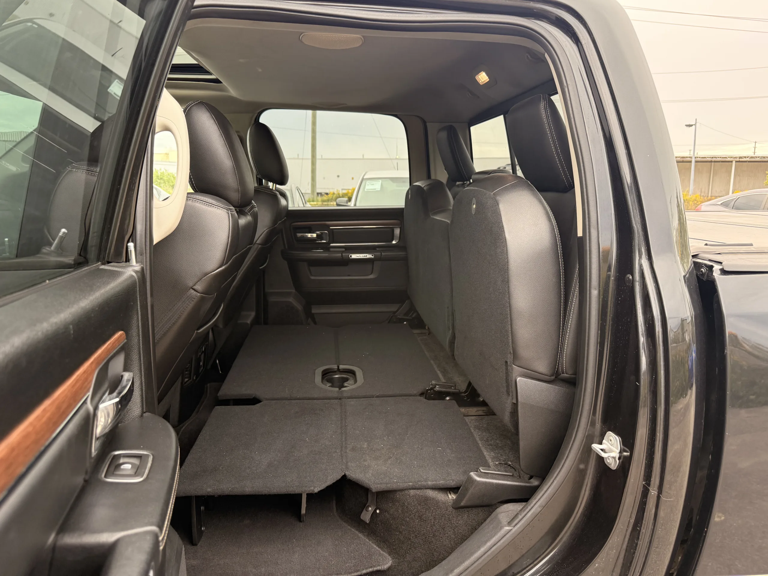 2015 RAM 1500 Laramie — photo 20 of 20
